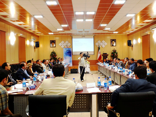 دومین نشست ارتودنتیست های جوان ایران مورخ پنجم مهرماه نود و یک در هتل ارم تهران برگزا شد